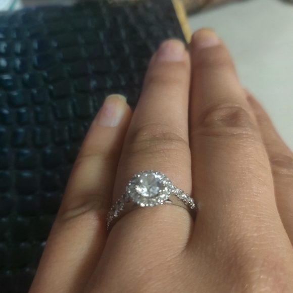 Ring - Picture 4 of 4